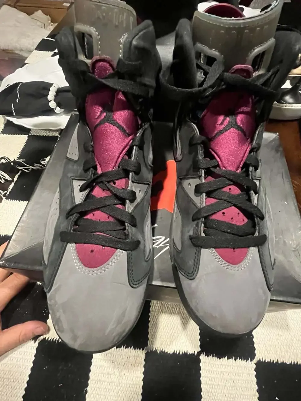 Jordan 6 Bordeaux size 10.5 men
